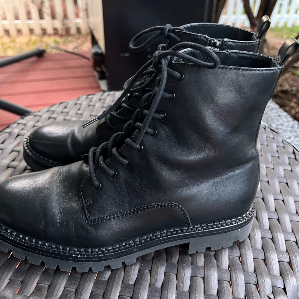 VINCE WOMENS BLACK LEATHER BOOTS  WITH ZIPPER SIZE 7.5 - Picture 16 of 16